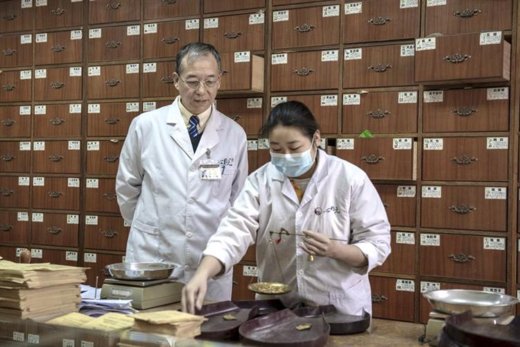 手握御医宝剑的第七代中医传人——美丽中国行《发现之旅》栏目组专访肿瘤名医赵廷军